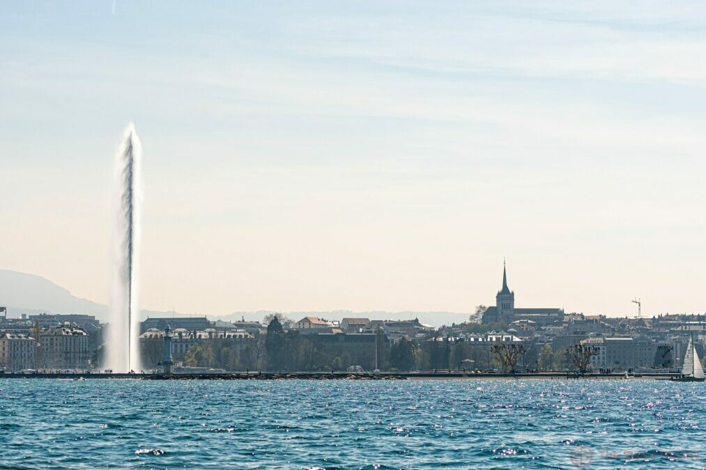 lake of geneva with its jet d 3