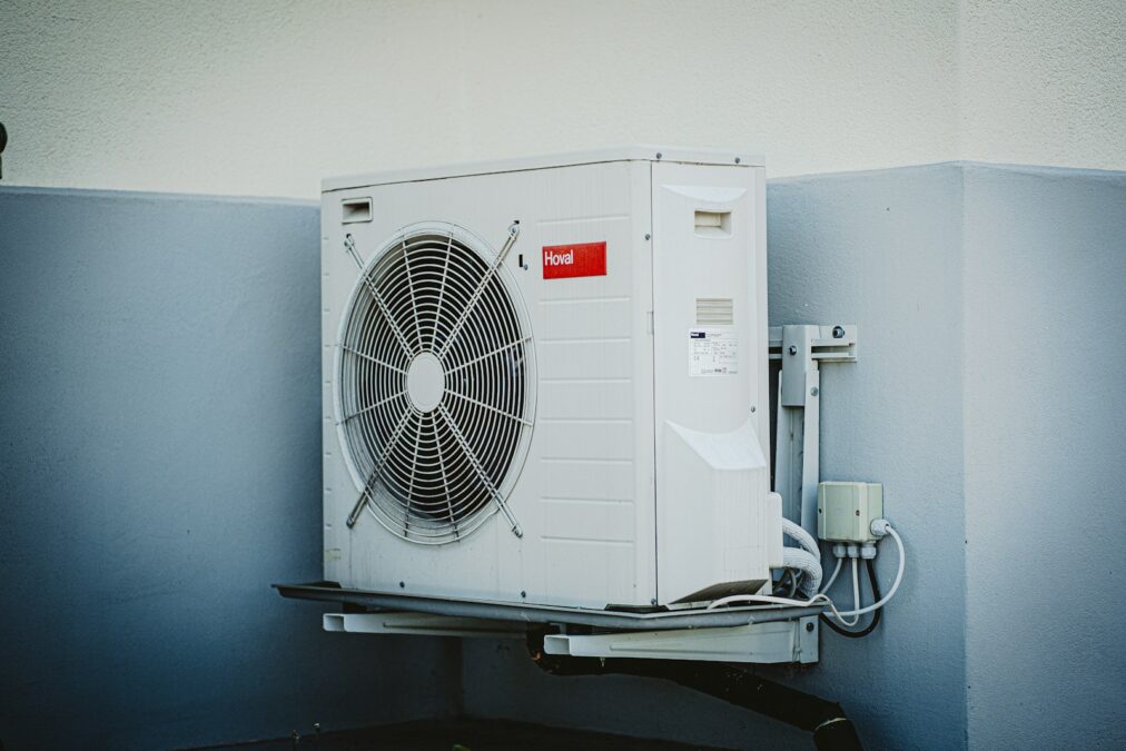 Revolutionizing Building Energy Efficiency with Energy-Efficient Cooling Systems