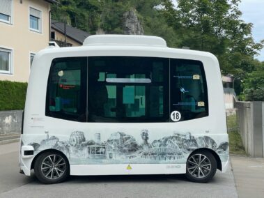 Autonomous buses