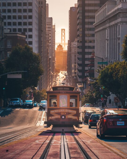 Urban Cable Cars: Elevating City Transport and Business Dynamics