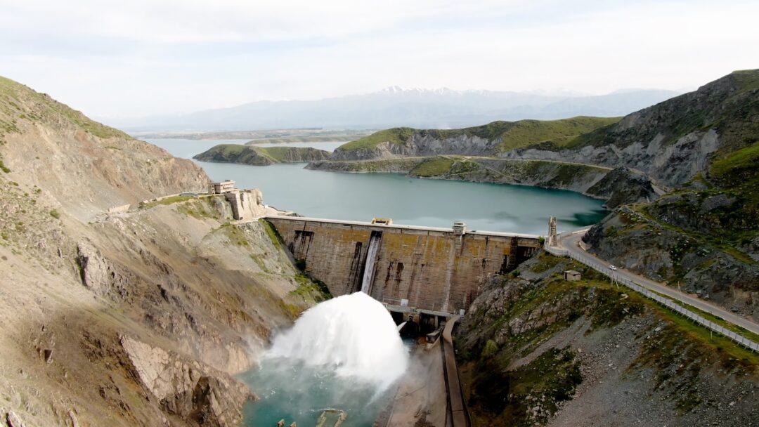 Economic Benefits of Hydroelectric Power Plants: Driving Sustainable Development and Job Creation