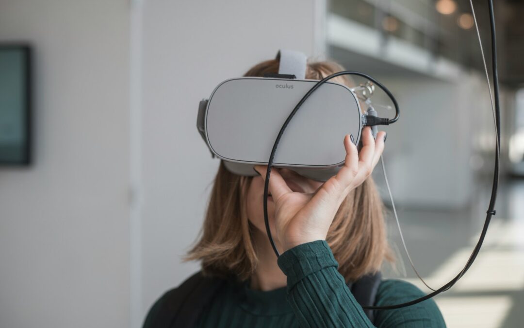 Designing Captivating VR Experiences: Strategies for Immersive User Engagement