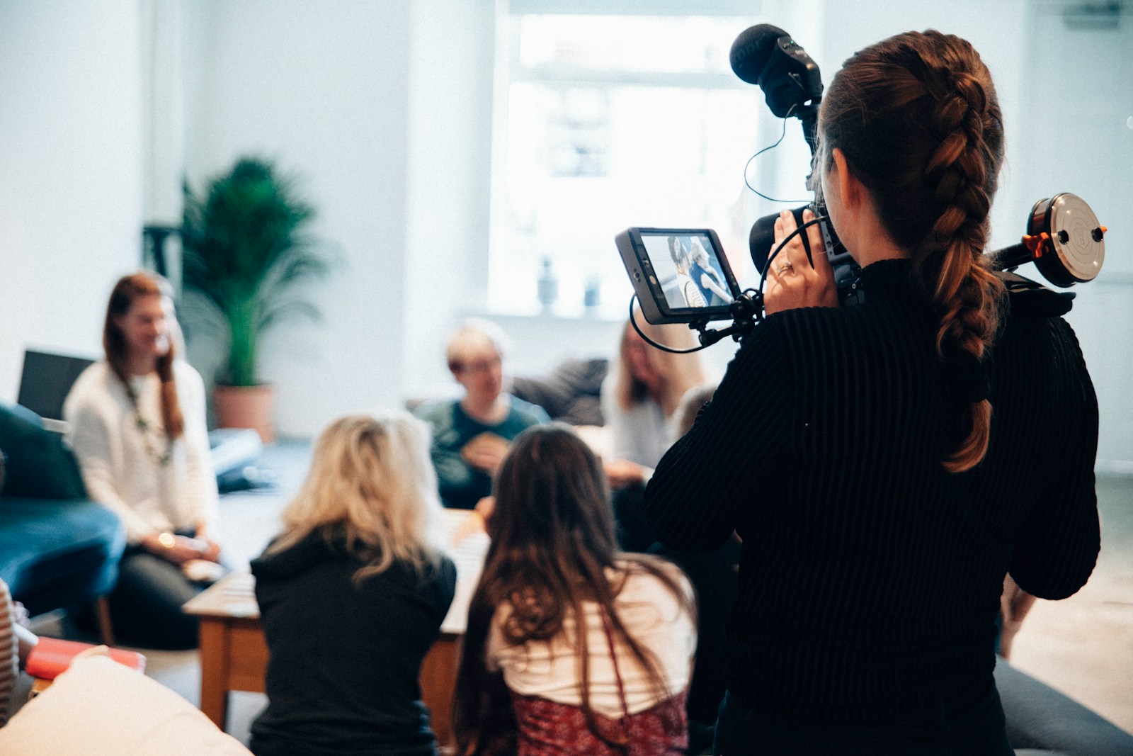 Wie Informationsinterviews Schweizer Fachleuten helfen können, Karrierewege zu erkunden